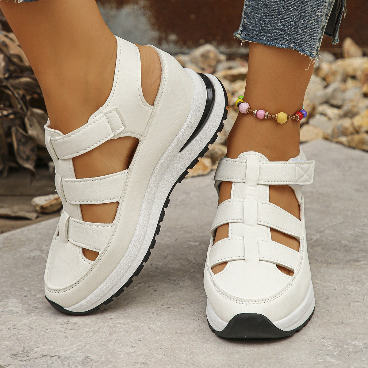 Chaussures d'été compensées creuses Baotou respirantes pour femmes