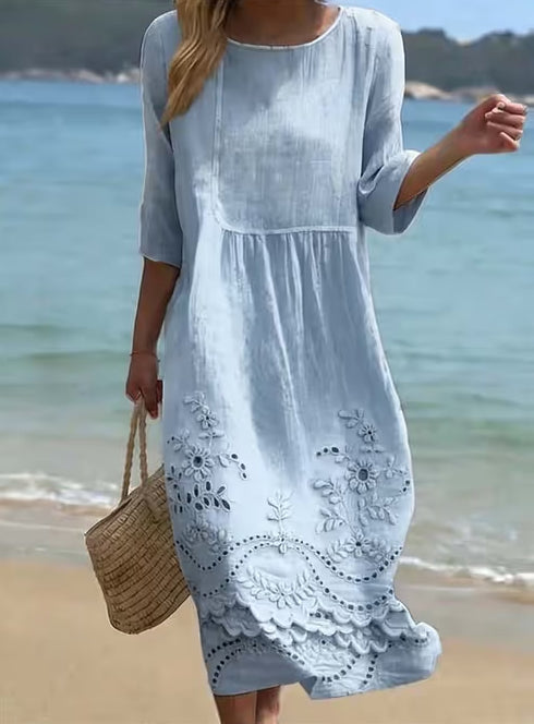 Une variété de robes à motifs faites maison