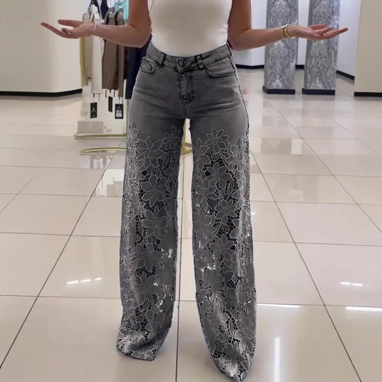 Vaqueros vaqueros de retales a la moda para mujer con detalles de encaje calado