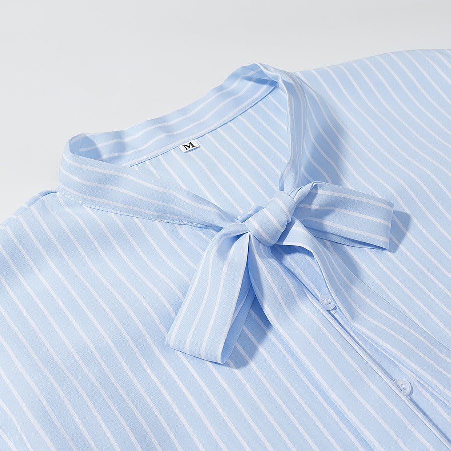 Camisa de manga larga a rayas con corbatín
