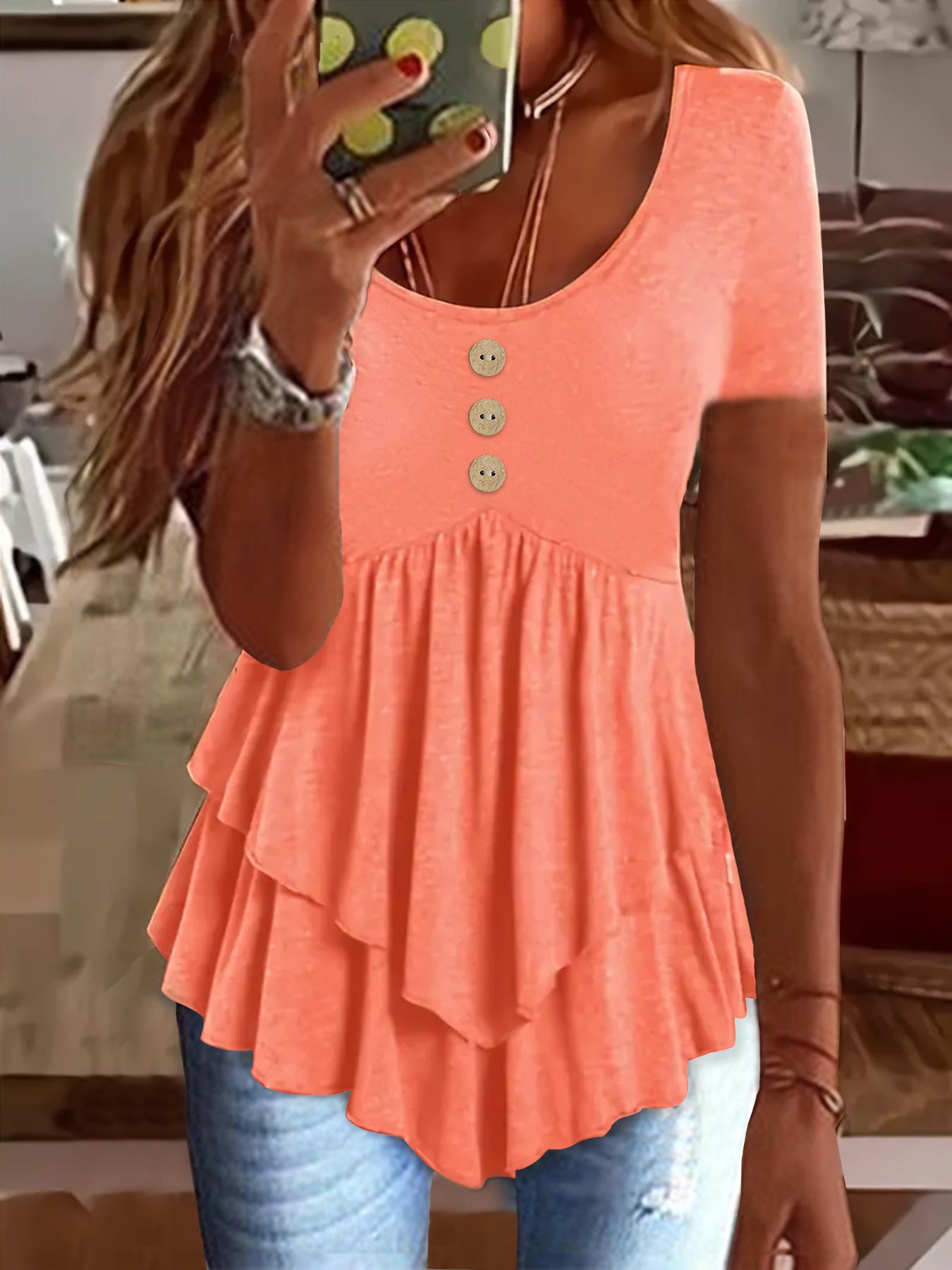 Moda de manga corta, color liso, tres botones, estilo casual