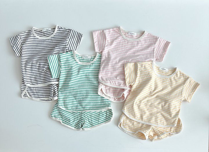 Vêtements pour enfants d'intérieur rayés respirants, à manches courtes et shorts