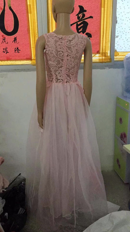Robe de mariée sans manches à fleurs et dentelle pour femme