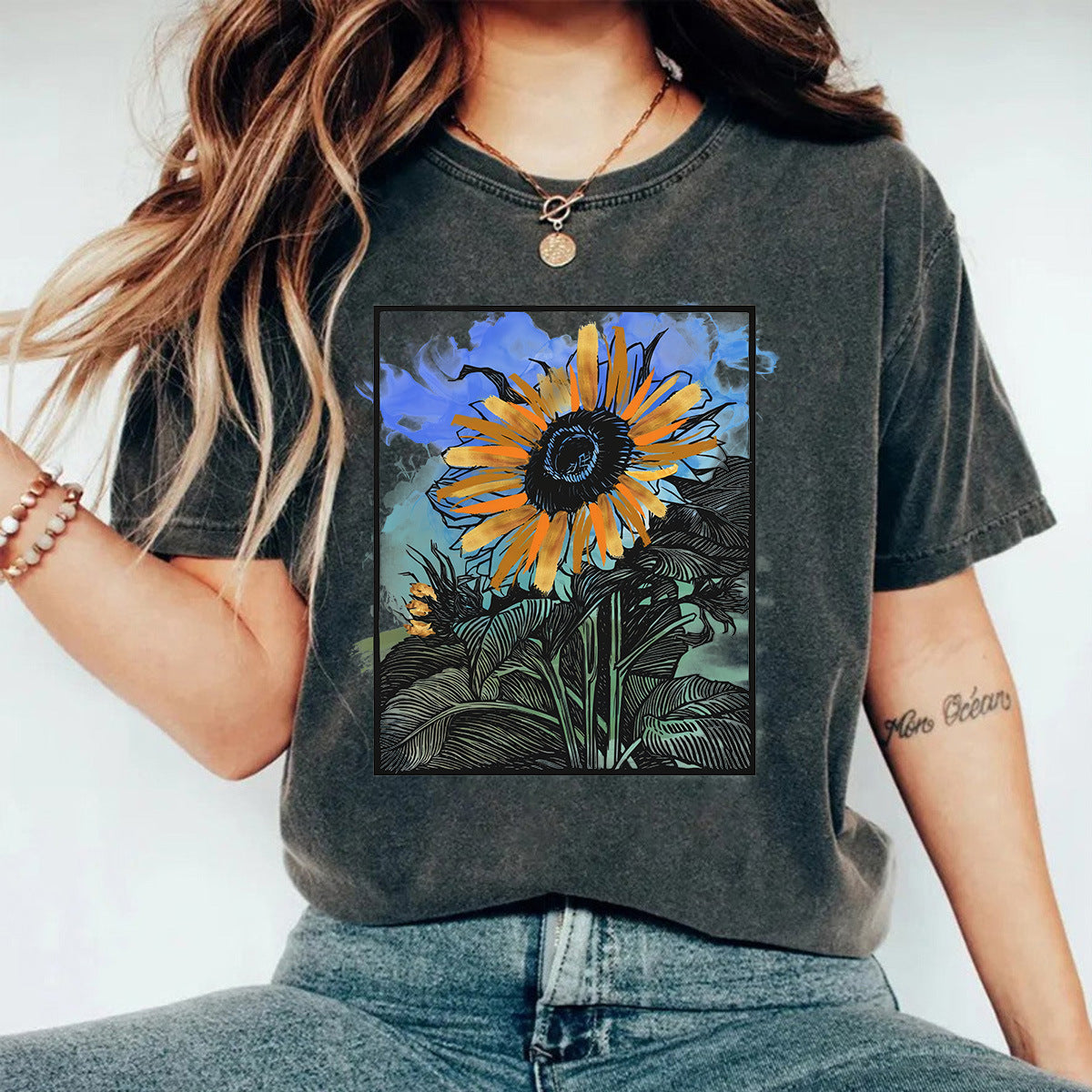 Washed and used T-shirt printed T-shirt top