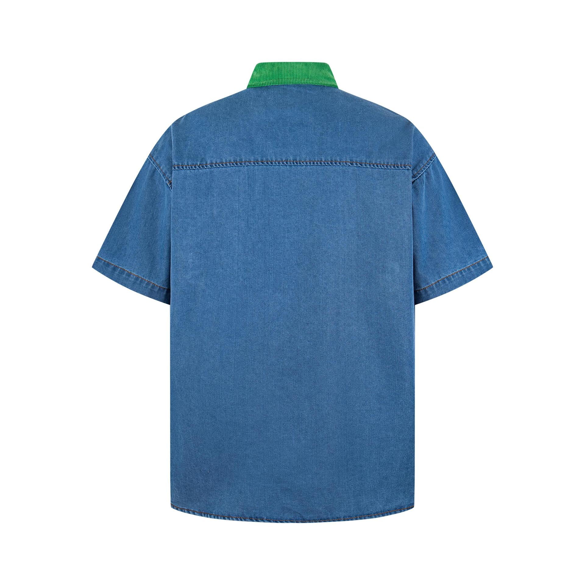 Camisa de mezclilla con contraste y bordado de gato piña