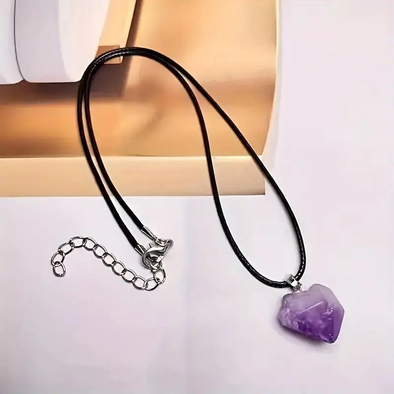 Collier en pierre brute irrégulière de bourgeon de cristal d'améthyste en pierre naturelle