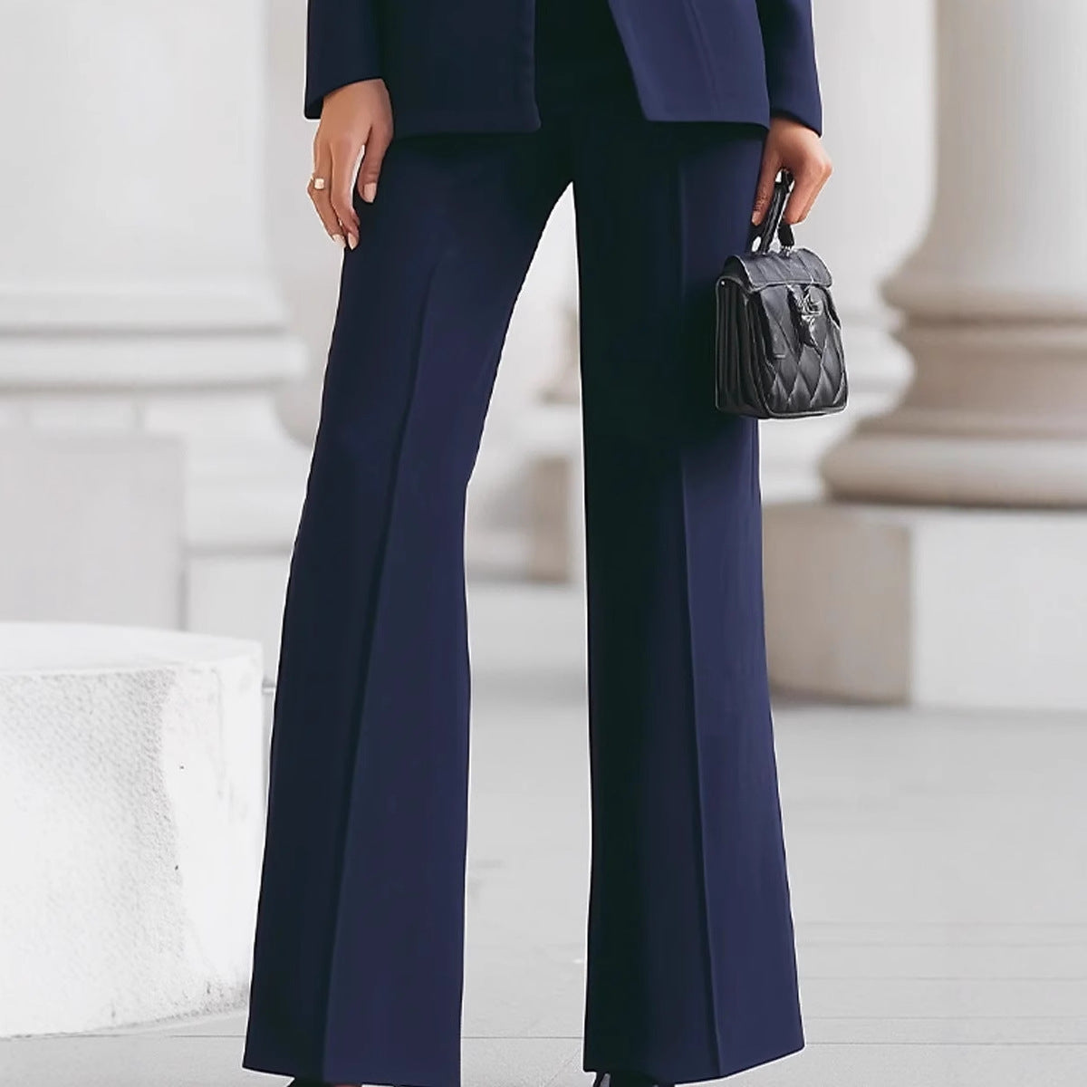 Traje de dos piezas de pantalón con saco pequeño de un botón, color sólido y manga larga.