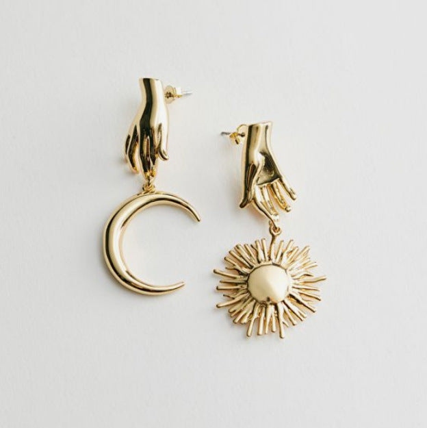 Boucles d'oreilles longues rétro européennes et américaines, boucles d'oreilles à pampilles de tempérament, boucles d'oreilles simples et tendance soleil lune pour femmes