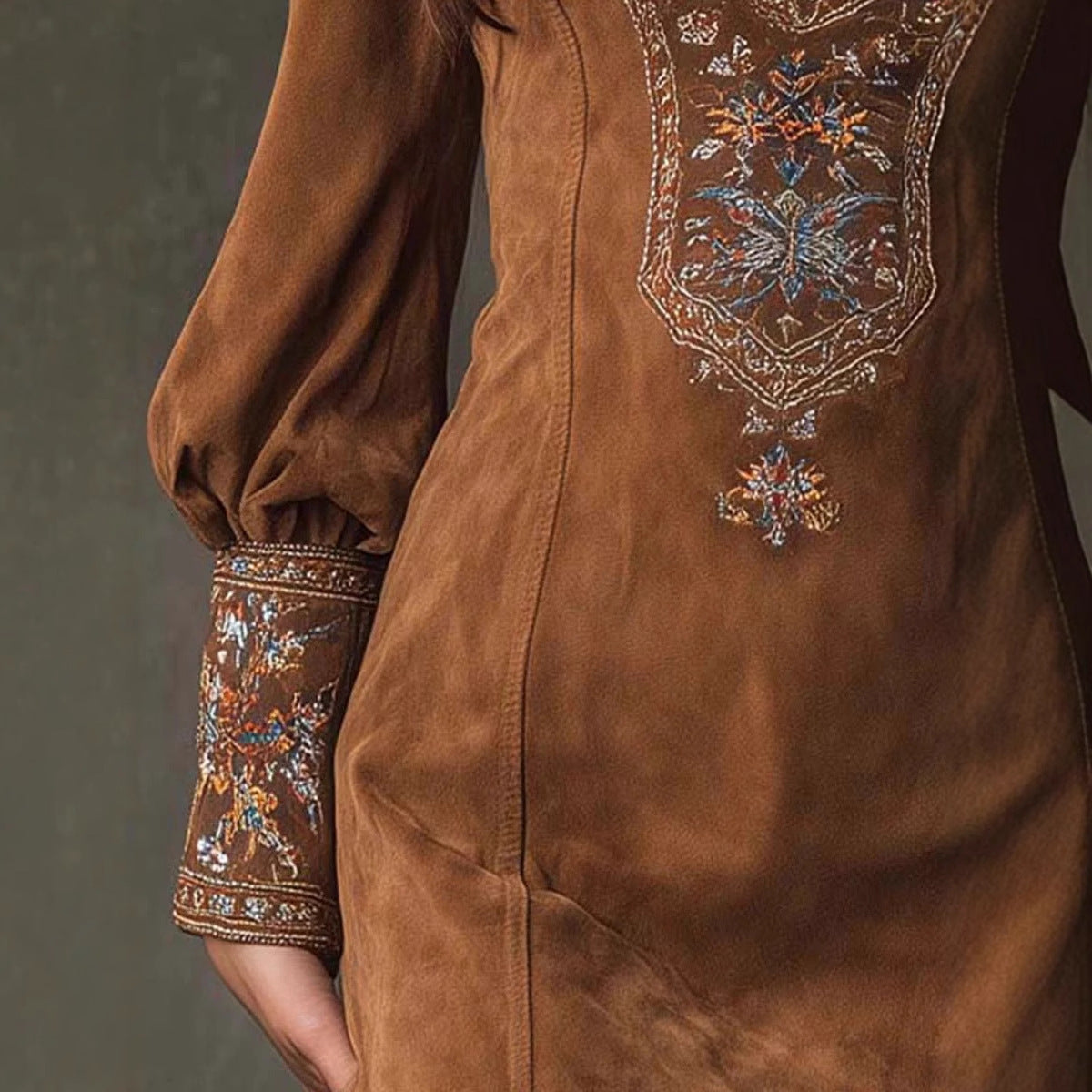 Vestido sexy bordado de manga larga y escote en V para mujer europea y americana