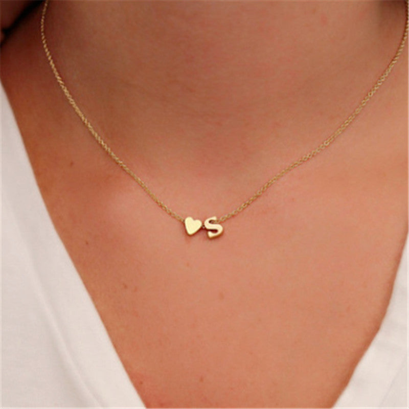 Collier en forme de cœur de pêche avec lettres et chaîne clavicule