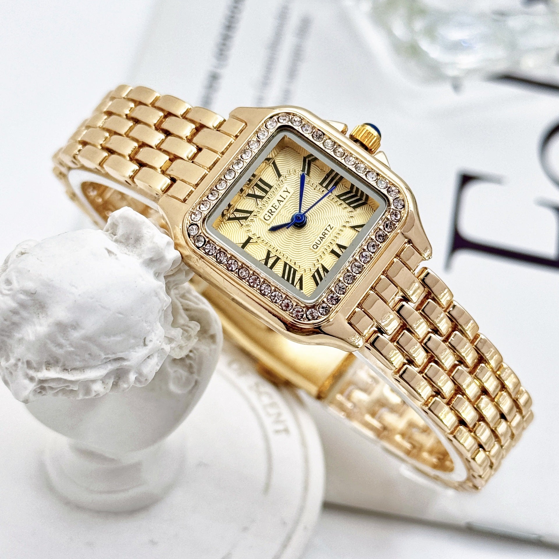 Montre Classique Rétro Carrée Étanche pour Femme avec Diamants Incrustés