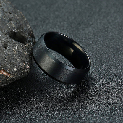 Bague biseautée large et dominante