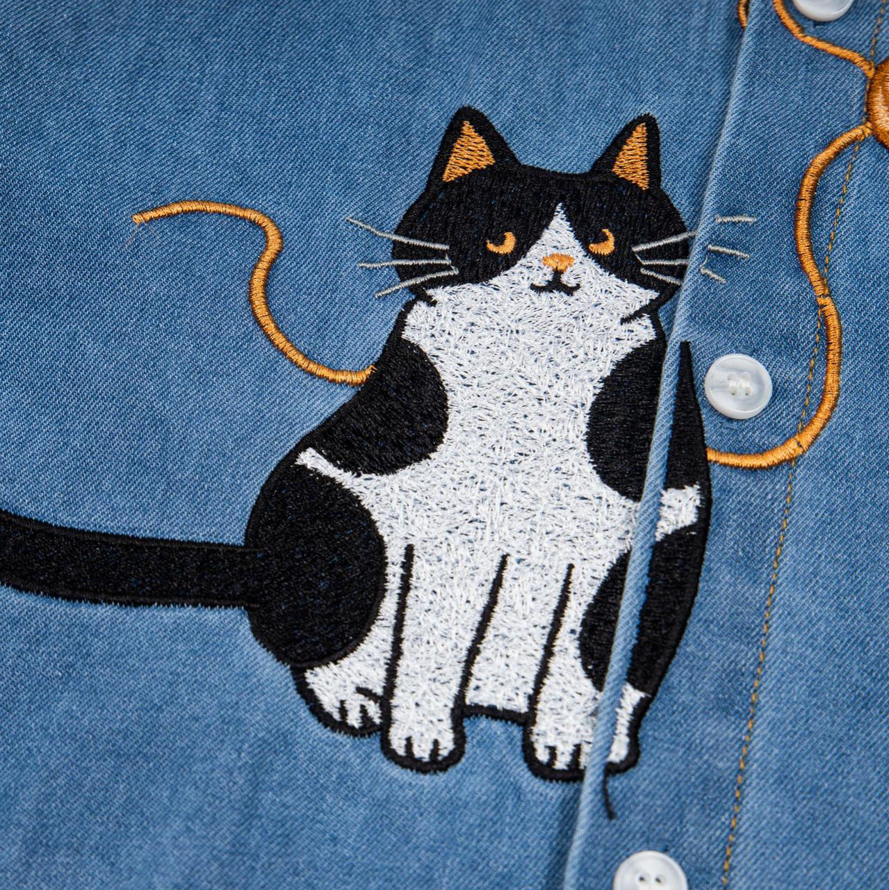 Cat embroidered denim short sleeved shirt