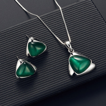 Parure collier et boucles d'oreilles œil-de-chat triangle géométrique