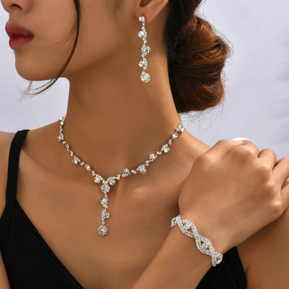 Collier en cristal, boucles d'oreilles et bracelet tendance