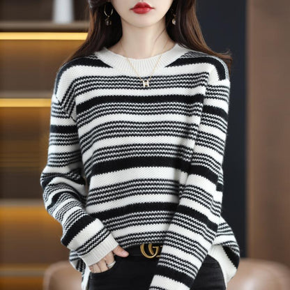 Haut en maille rayé polyvalent à col rond et coupe ample, idéal pour l'automne-hiver et parfait comme sous-vêtement.
