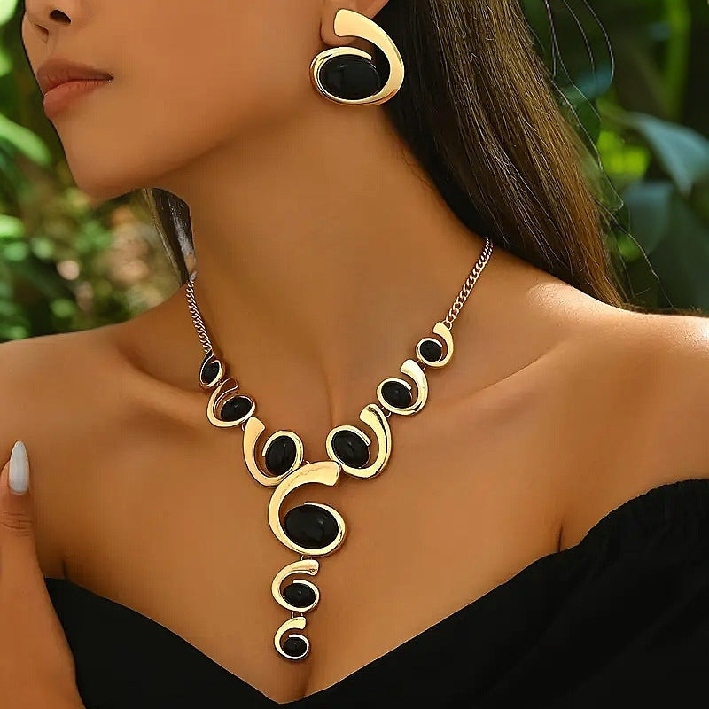 Boucles d'oreilles tendance exagérées en forme d'escargot, design personnalisé