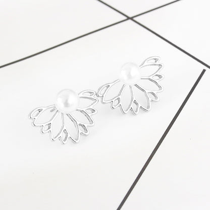 Boucles d'oreilles créatives en forme de lotus ajouré entièrement serties de diamants