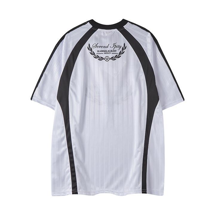 Camiseta deportiva de manga corta con rayas en contraste