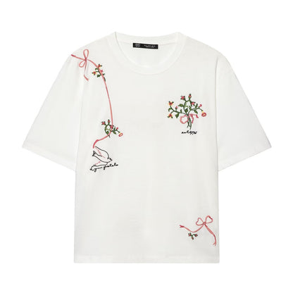 Casual and versatile embroidered flower T-shirt