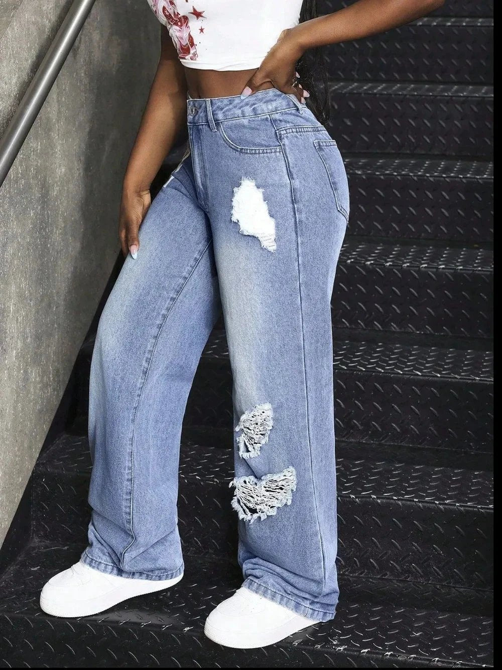 Distressed Wide Leg Jeans by eprolo