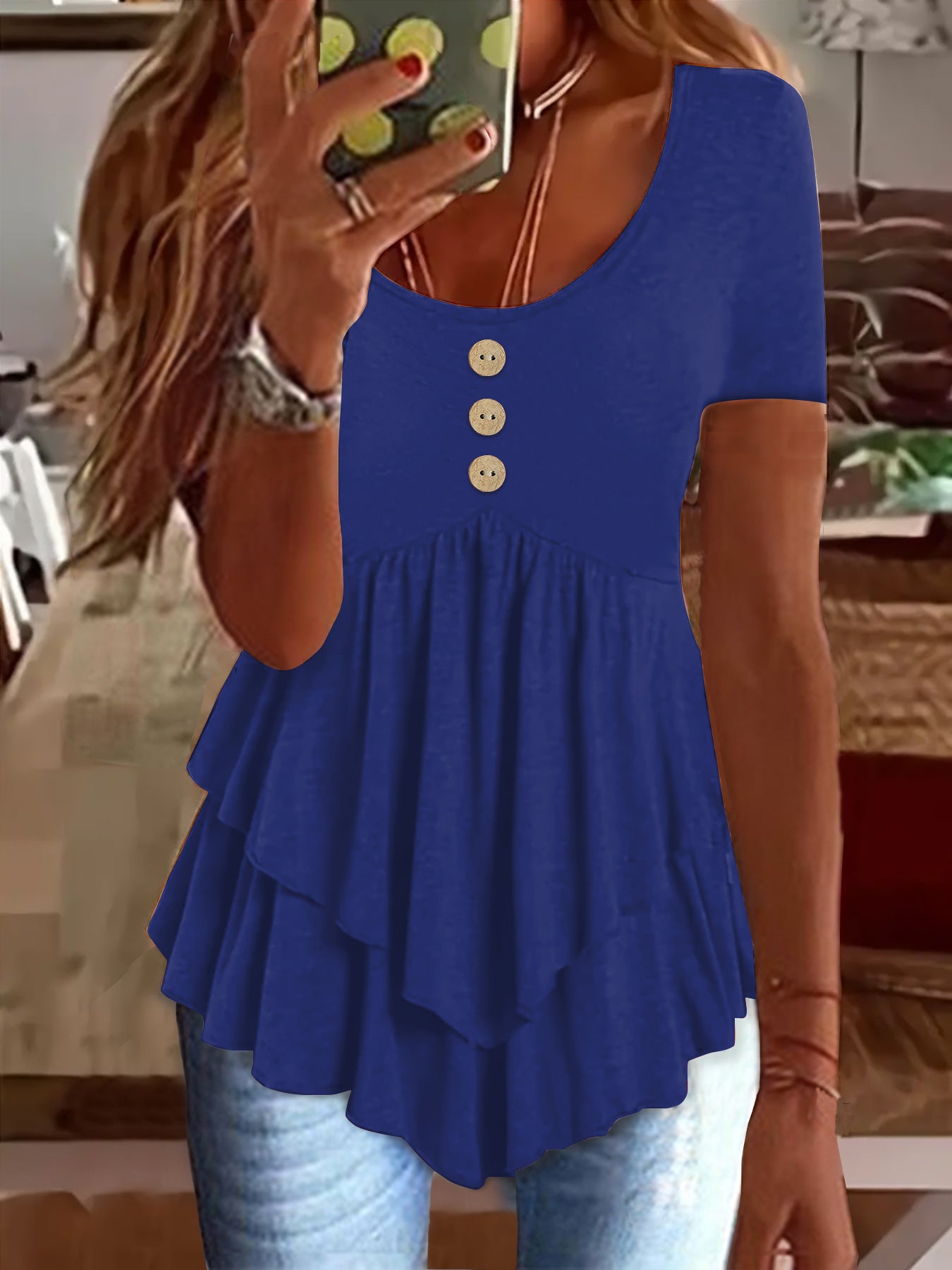 Moda de manga corta, color liso, tres botones, estilo casual