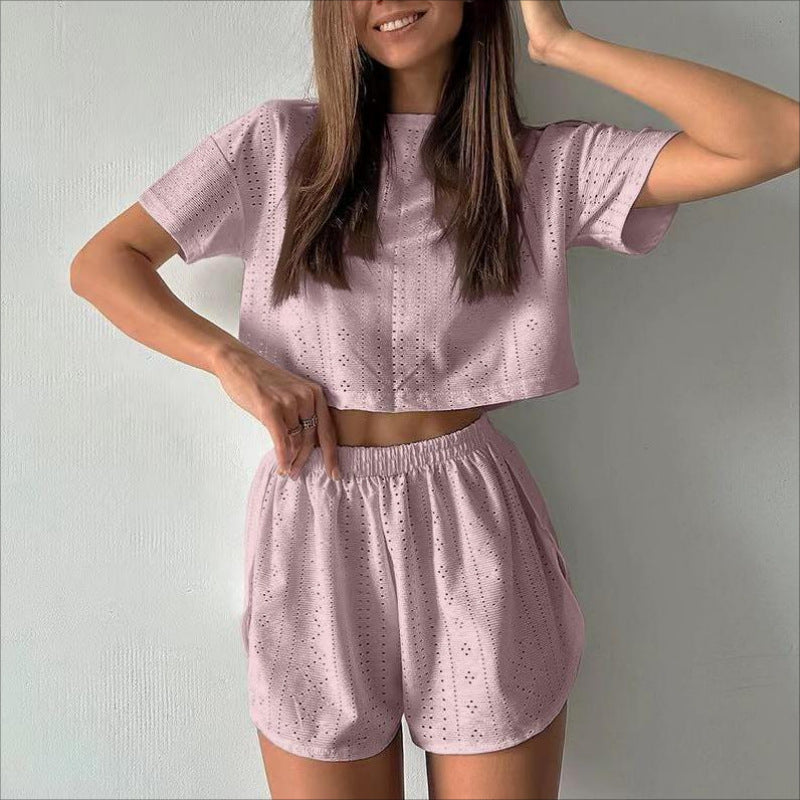 2 piezas de traje casual hueco con top corto de manga corta y pantalones cortos con aberturas elásticos, ropa deportiva de moda de verano para mujer