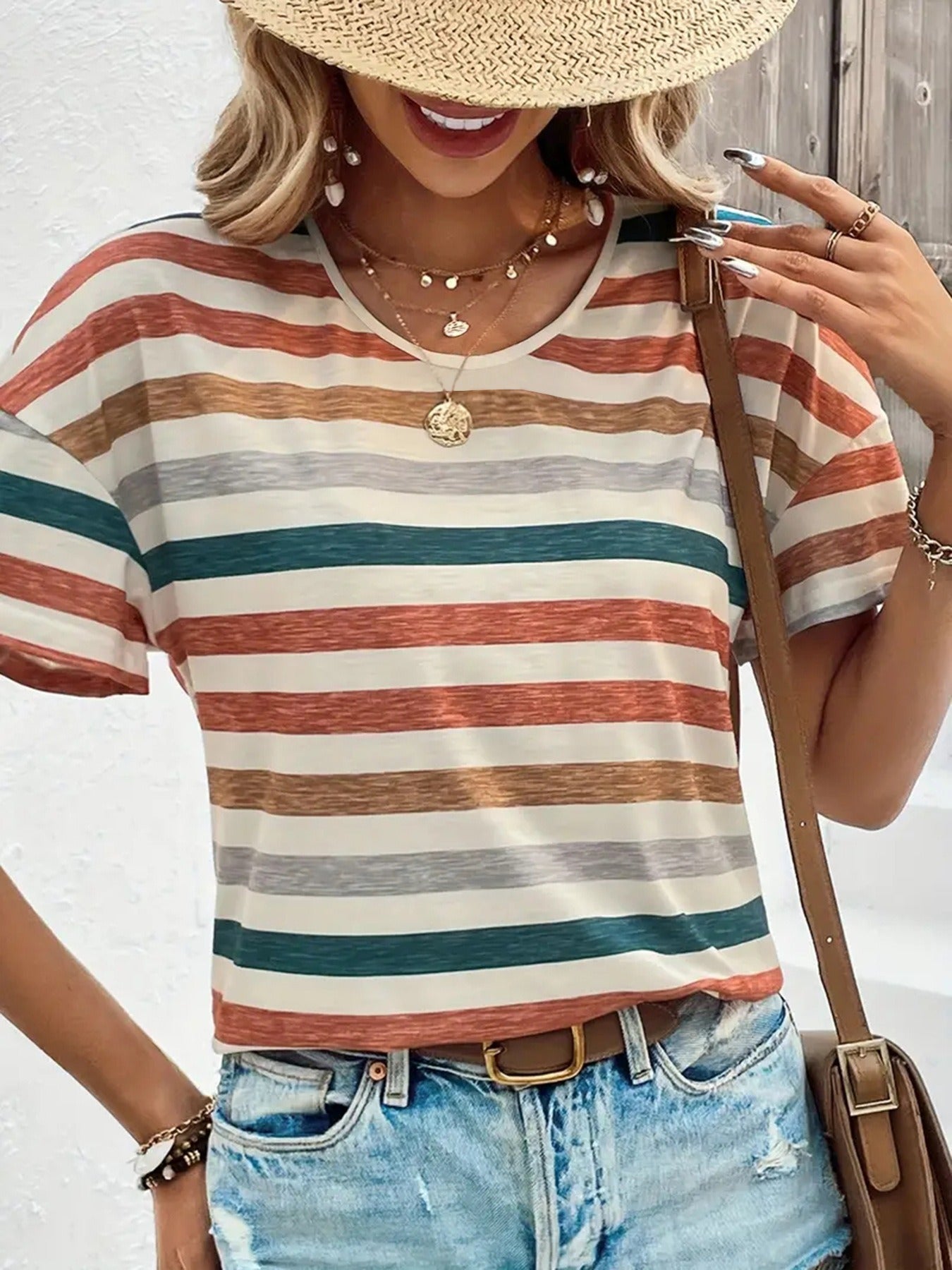 Camiseta de manga corta con cuello redondo a rayas de moda para mujer