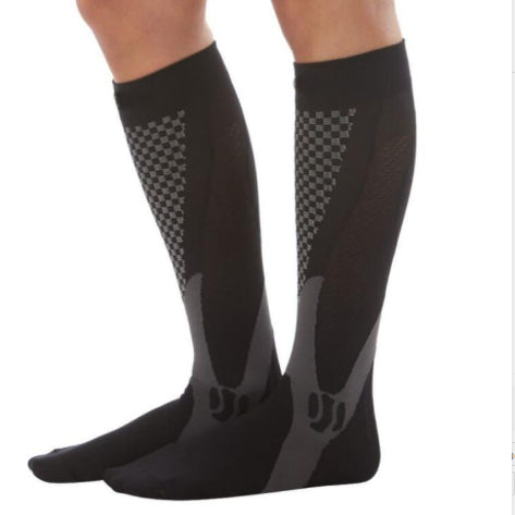 Calcetines de compresión para hombre y mujer. El mejor ajuste atlético gradual para correr, viajar en avión, aumentar la resistencia, la circulación y la recuperación.