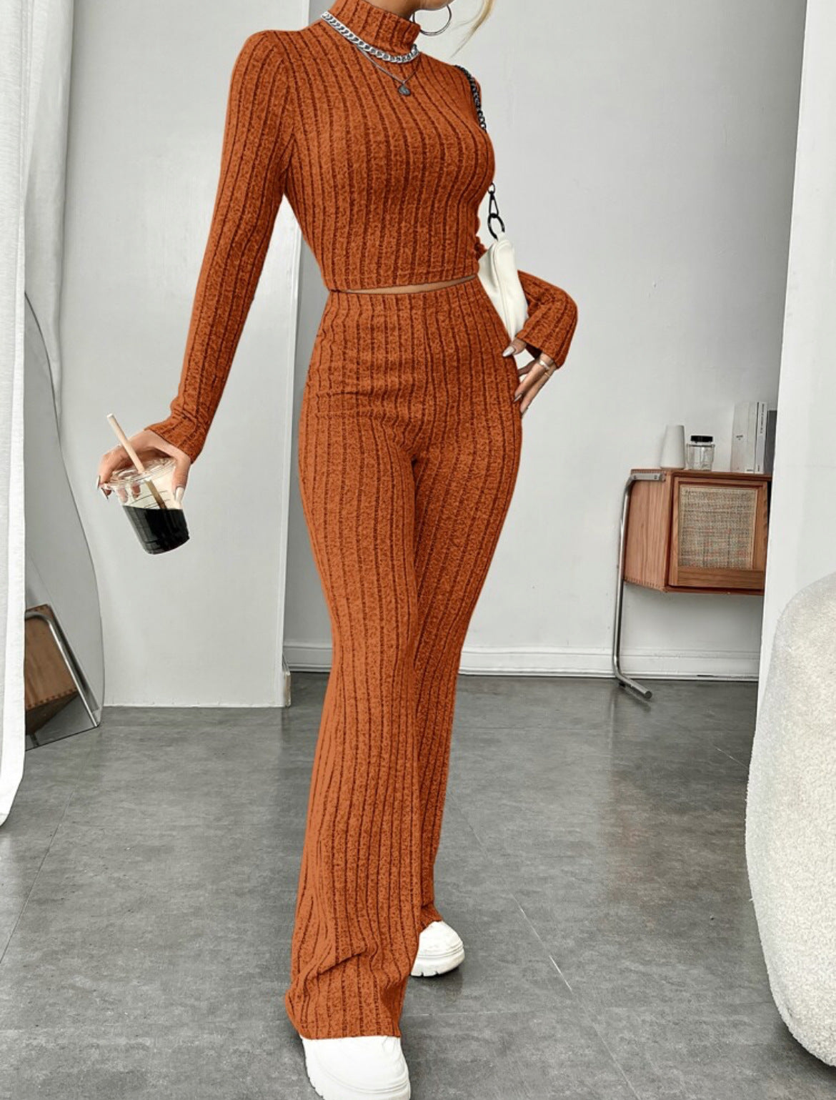 Ensemble Col Roulé Manches Longues et Pantalon Large Taille Haute