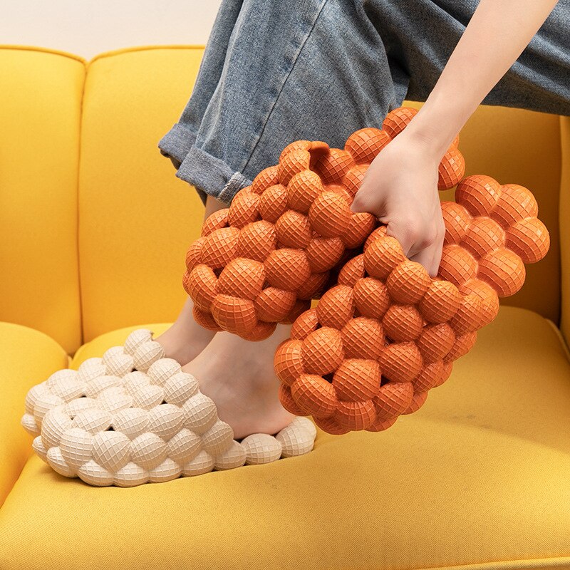 Nouvelle mode d'été massage maille bulle salle de bain diapositives chaussures antidérapantes d'intérieur
