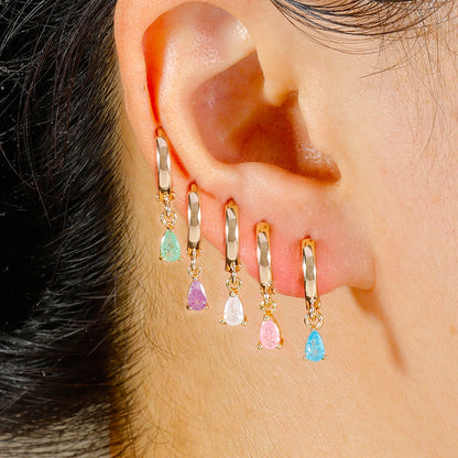 Boucles d'oreilles Micro-incrustées de zircons, cristaux colorés en forme de goutte