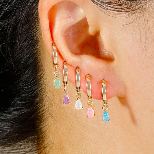 Boucles d'oreilles Micro-incrustées de zircons, cristaux colorés en forme de goutte