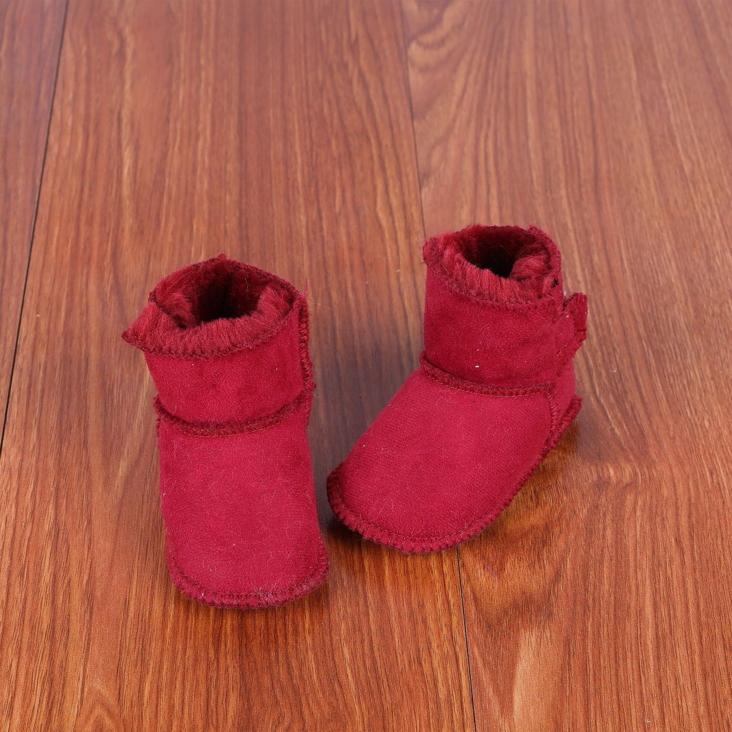 Nouvelles chaussures de bébé antidérapantes à fond souple et fourrure intégrée