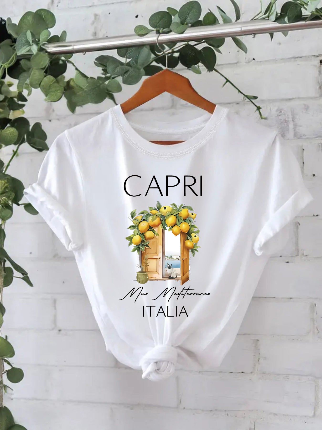 Pattern printed T-shirt