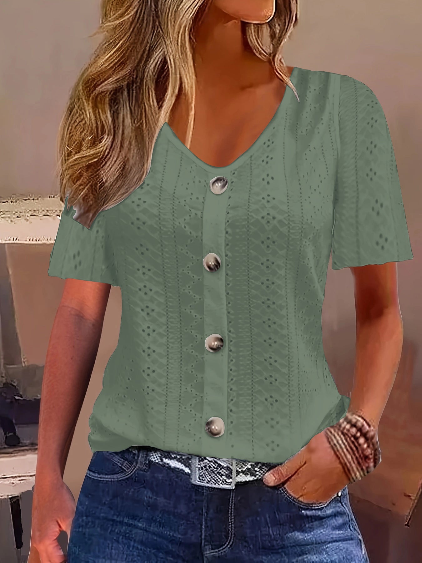 Camiseta de jacquard de color liso con cuello de pico y botones de manga corta