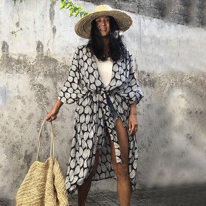 Robe de plage de villégiature en polyester anti-UV pour femmes
