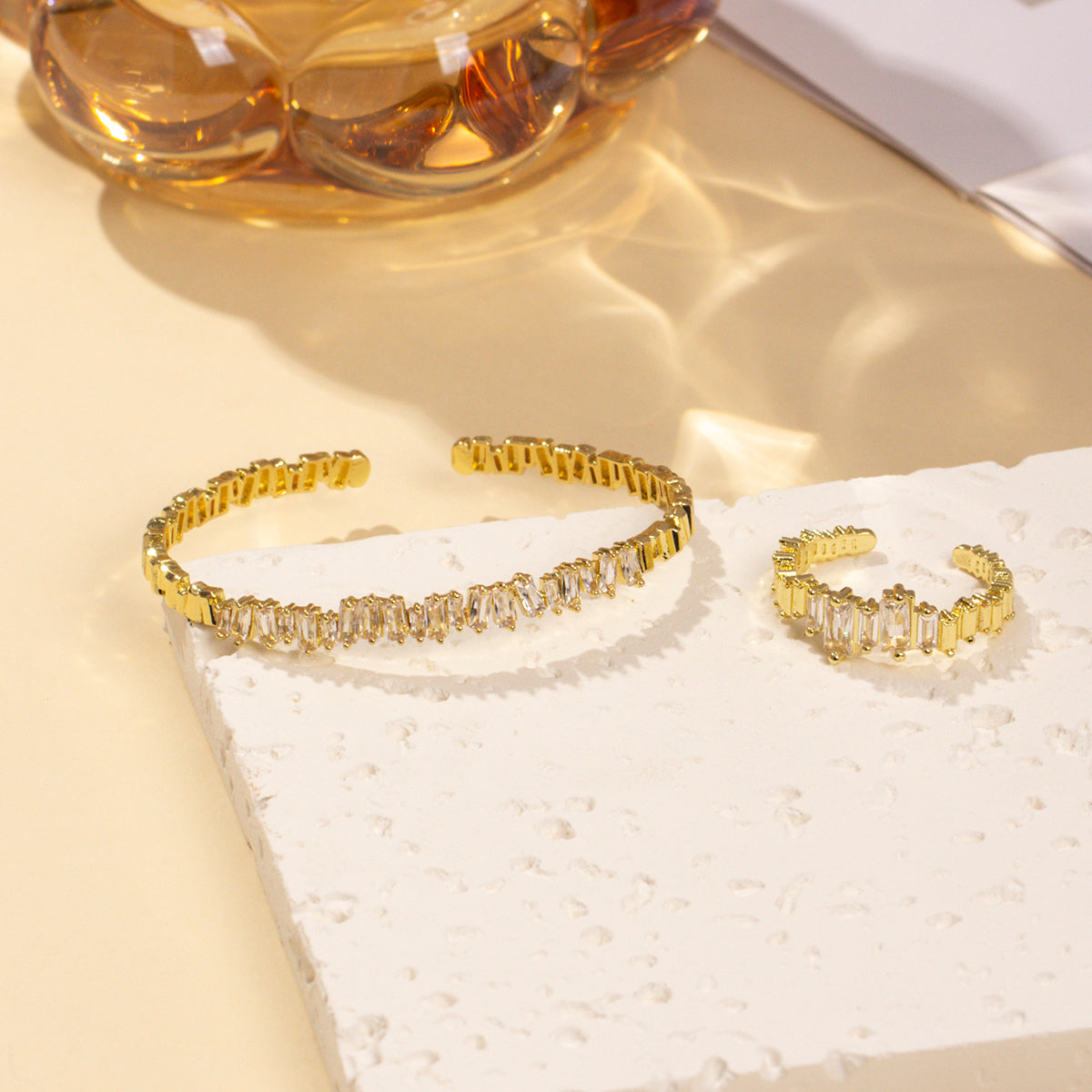 2pcs Bracelet décoratif en oxyde de zirconium pour femme, incrusté de manière irrégulière avec des anneaux ouverts, adapté à l'habillement quotidien