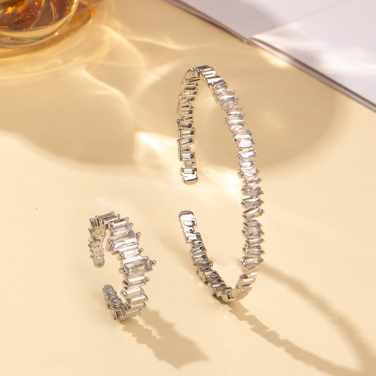 2 pulseras de circonita cúbica de moda para mujer, anillos de pulsera abiertos con incrustaciones irregulares, adecuadas para combinar con ropa diaria