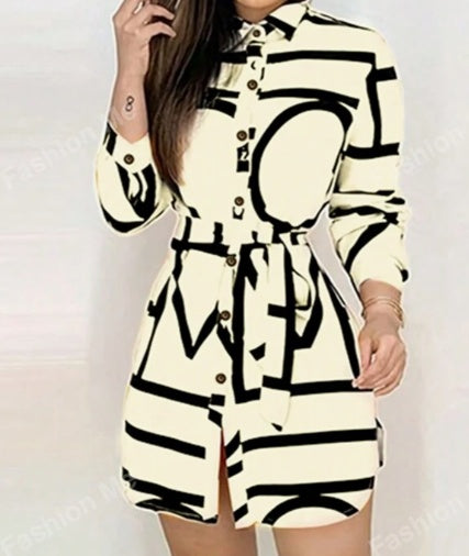Vestido de mujer de manga larga con estampado integral, botones delanteros y diseño de personaje a la moda