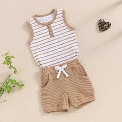 Ensemble short et haut de sport à col rond pour garçons