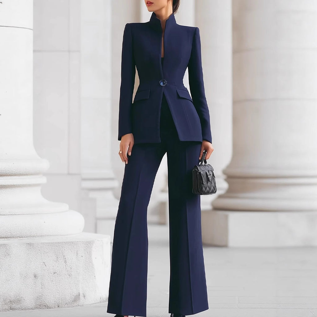 Traje de dos piezas de pantalón con saco pequeño de un botón, color sólido y manga larga.