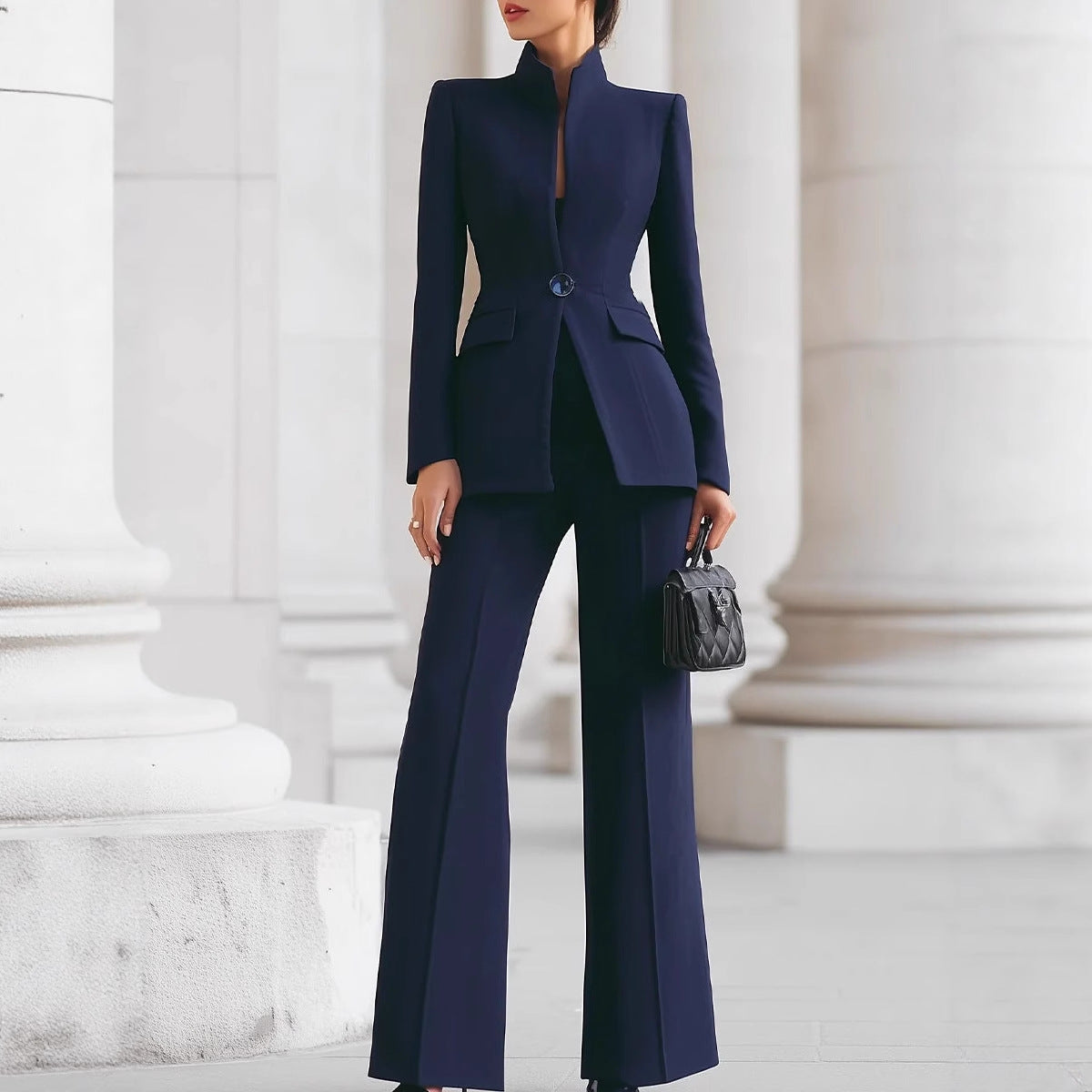 Traje de dos piezas de pantalón con saco pequeño de un botón, color sólido y manga larga.