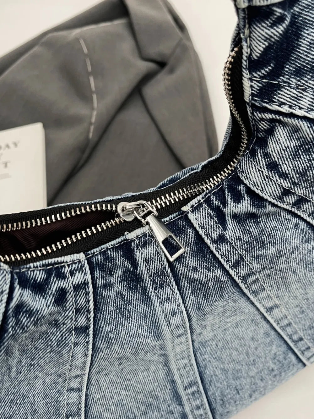 Bolso de hombro vaquero en forma de media luna