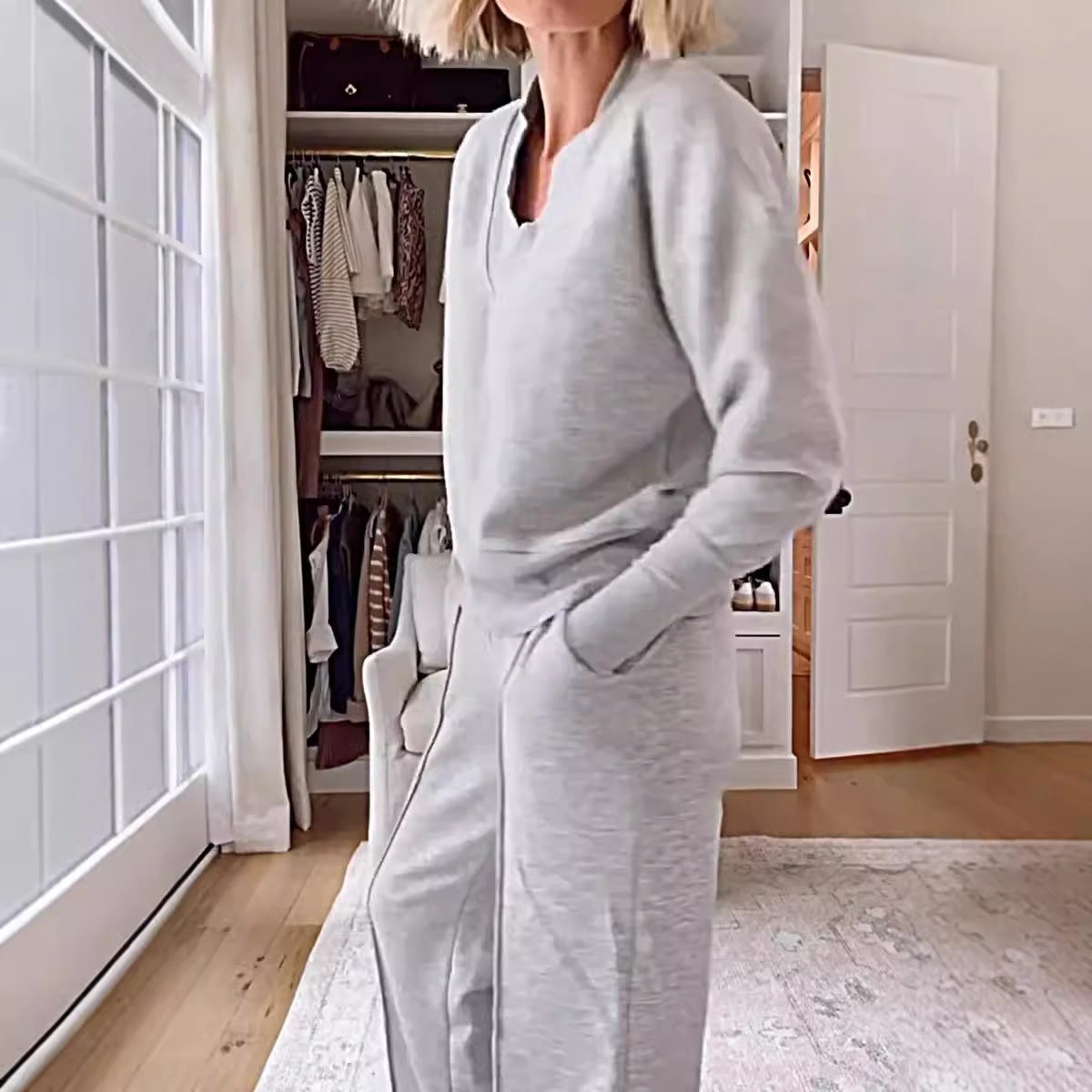 Ensemble deux pièces col en V manches longues haut ample pantalon large