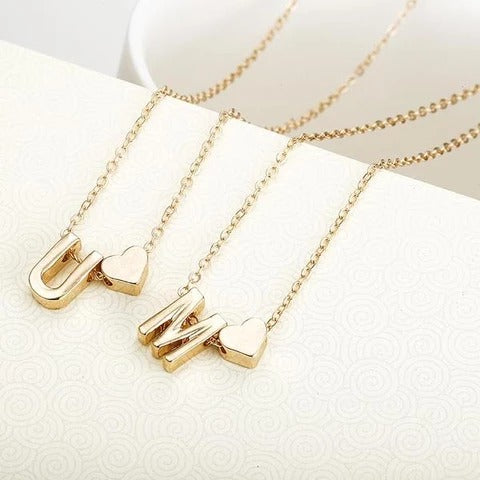 Collier en forme de cœur de pêche avec lettres et chaîne clavicule