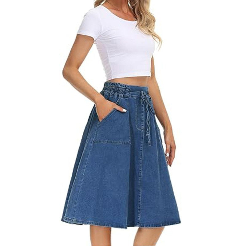 Jupe décontractée en jean à passants et ceinture à la taille
