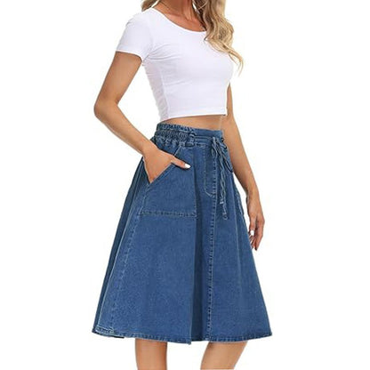Jupe décontractée en jean à passants et ceinture à la taille