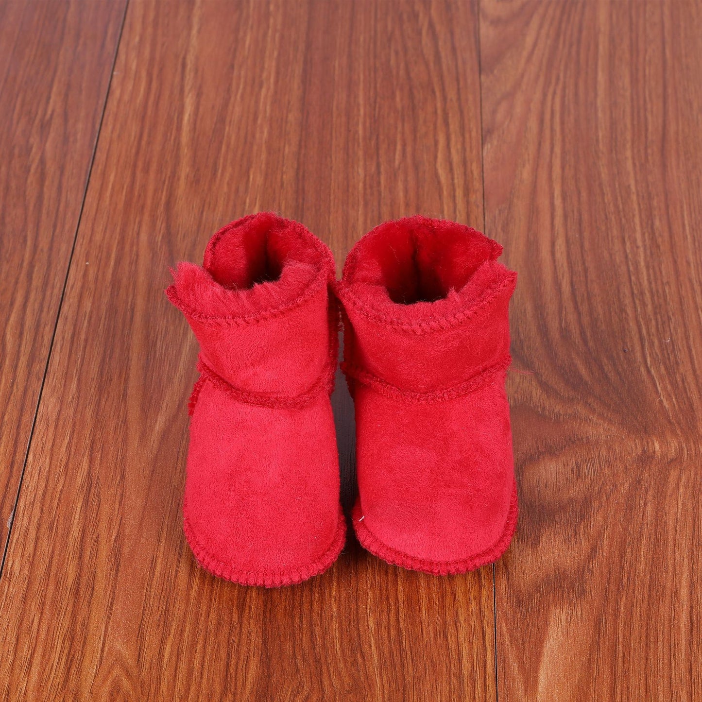Nouvelles chaussures de bébé antidérapantes à fond souple et fourrure intégrée
