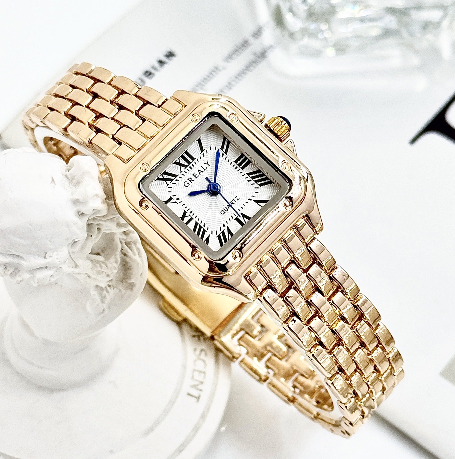Montre Classique Rétro Carrée Étanche pour Femme avec Diamants Incrustés